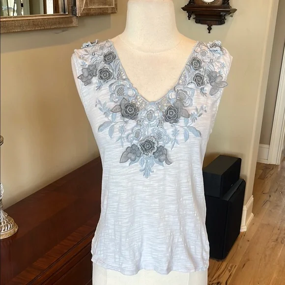 Gray Embellished Tank Top with Floral Details - Picture 2 of 15